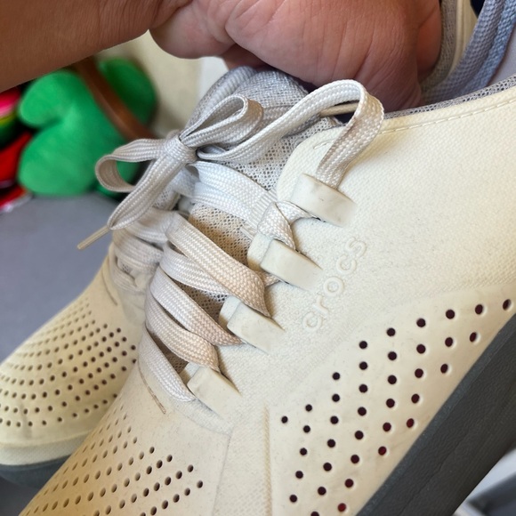 CROCS Cream and Gray Minimalist Sneakers - Picture 5 of 5